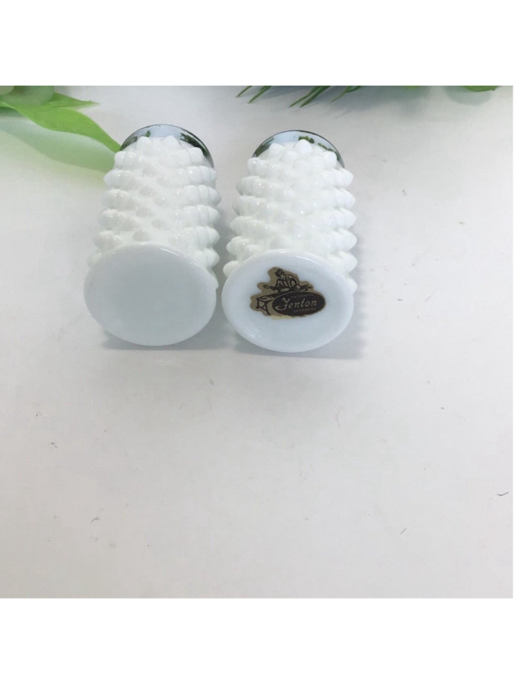 Vintage Fenton Hobnail Salt and Pepper - Picture 4 of 6
